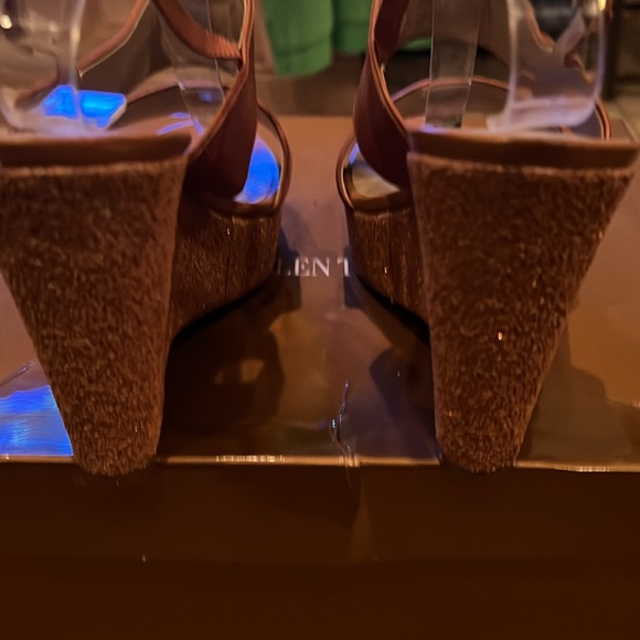 Ellen Tracy EB-Law Glitter Wedge Leather Sandals in Saddle Color Sz 7 1/2 - Picture 9 of 14